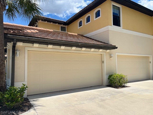 10455 Casella Way in Ft. Myers, FL - Foto de edificio