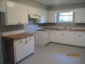 101 Palmetto Ct in Greenwood, SC - Building Photo - Building Photo