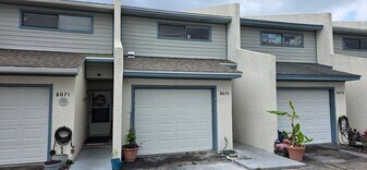 6073 E Hwy 98 in Panama City, FL - Building Photo