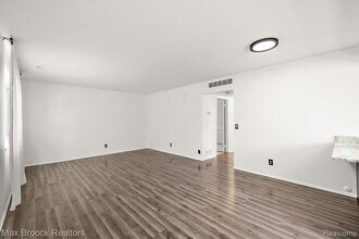 1014 Kelley St in Troy, MI - Building Photo - Building Photo