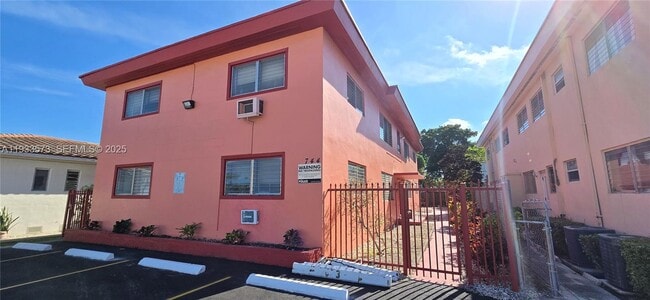 744 85th St in Miami Beach, FL - Building Photo - Building Photo