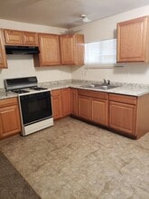 14333 Skyway in Magalia, CA - Building Photo - Building Photo