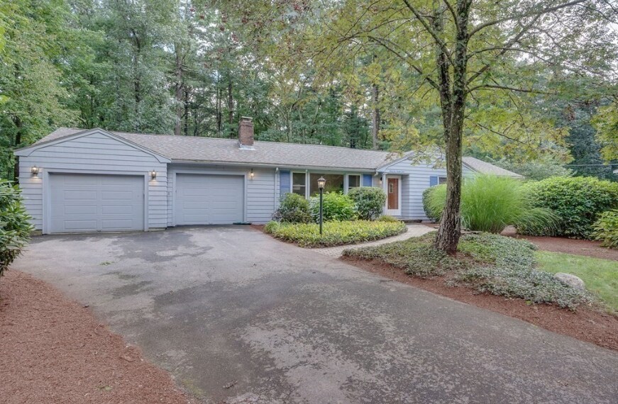 31 Hayden Ln in Bedford, MA - Building Photo