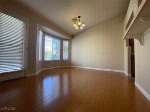 5728 Owl Butte Ct in Las Vegas, NV - Building Photo - Building Photo