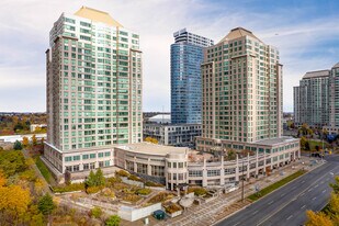 Hillsborough Court II in Toronto, ON - Building Photo