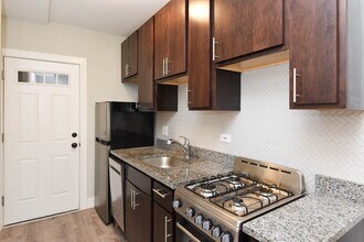 725 W Brompton in Chicago, IL - Building Photo - Building Photo