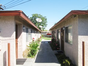 3155 Banning Ave in Lynwood, CA - Building Photo - Building Photo