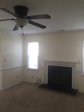 728 Kennesaw Ct in Virginia Beach, VA - Foto de edificio - Building Photo