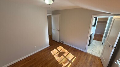 5505 Beechwood Ave in Maple Heights, OH - Building Photo - Building Photo