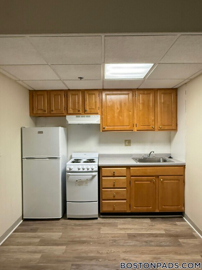 62 Boylston St, Unit 422 in Boston, MA - Building Photo - Building Photo