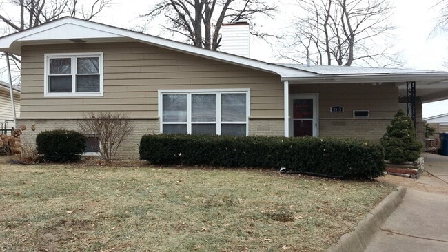 9919 Charm Ct