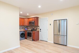 133 W 5th St-Unit -1 in Bayonne, NJ - Building Photo - Building Photo