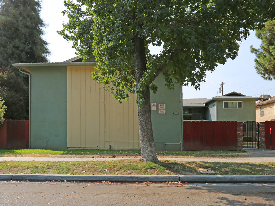 3356 E Sierra Madre Ave in Fresno, CA - Foto de edificio