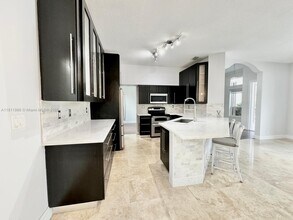 280 SW 167th Ave in Pembroke Pines, FL - Building Photo - Building Photo