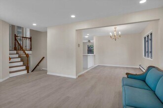 8 Fern Dr in Commack, NY - Building Photo - Building Photo