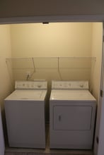 209 S McPherson Church Rd in Fayetteville, NC - Foto de edificio - Building Photo