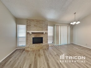 15022 Old Creek St in San Antonio, TX - Building Photo - Building Photo