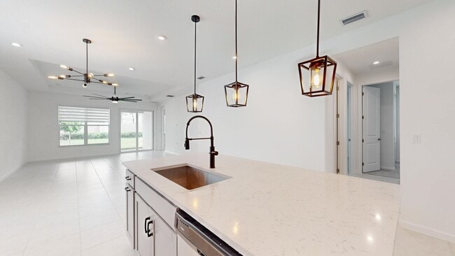 10677 SW Gloriana St in Port St. Lucie, FL - Building Photo - Building Photo