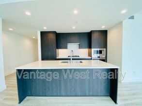 238 Leon Ave in Kelowna, BC - Building Photo - Building Photo