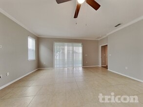 202 W Fiesta Key Loop in DeLand, FL - Foto de edificio - Building Photo