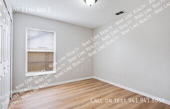 4107 11th Ave E in Bradenton, FL - Building Photo - Building Photo