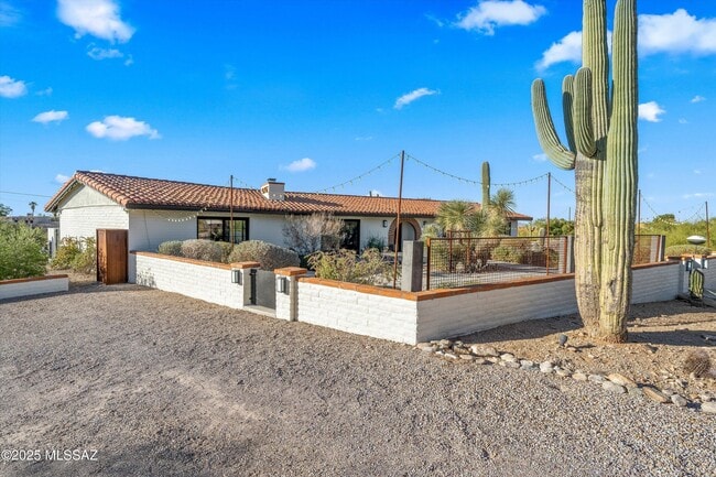 property at 2640 E Camino La Zorrela