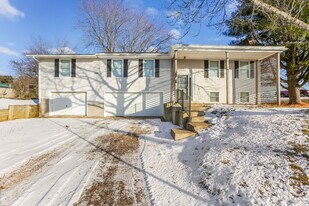 11580 Highland Park in Logan, OH - Building Photo