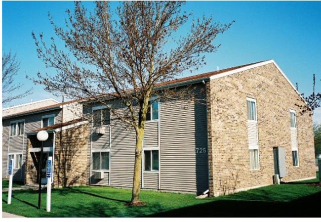 Rensway Apartments in Waupun, WI - Foto de edificio - Building Photo