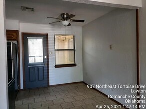 907 NE Tortoise Dr in Lawton, OK - Building Photo - Building Photo