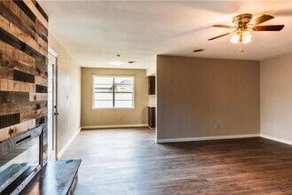 324 Rodric Dr in Siloam Springs, AR - Building Photo - Building Photo