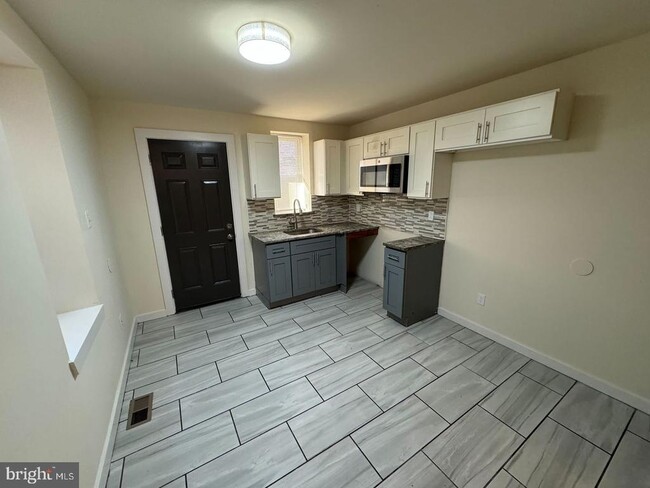 28 S Salford St in Philadelphia, PA - Building Photo - Building Photo