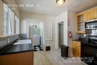 5026 9th Ave NE in Seattle, WA - Building Photo - Building Photo
