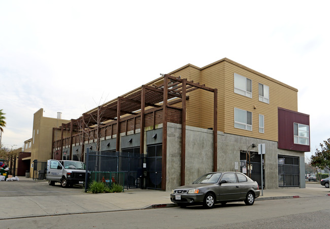 Chestnut Linden Court in Oakland, CA - Building Photo - Building Photo