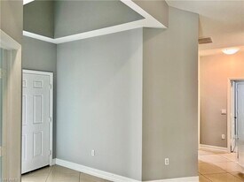 8153 Sanctuary Dr in Naples, FL - Building Photo