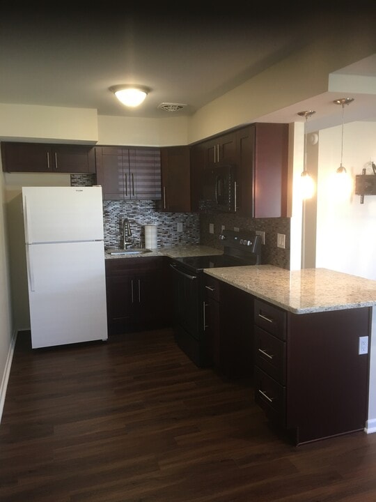 10031 Ferndale St in Philadelphia, PA - Building Photo