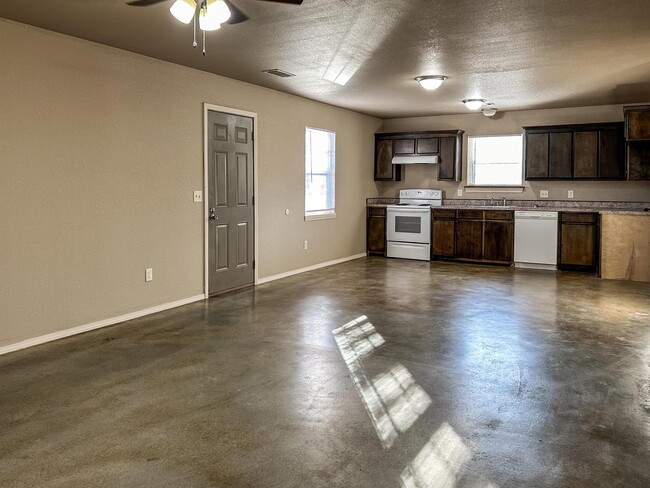 605 Carson Rd in Roland, OK - Foto de edificio - Building Photo
