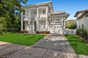 6901 Veronese St in Coral Gables, FL - Building Photo