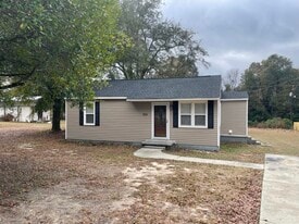 304 1st St in Jackson, SC - Building Photo