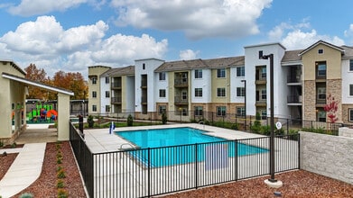 Gardens at Bella Breeze in Lincoln, CA - Building Photo - Building Photo