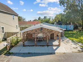 2023 Four Mile Ln in Charleston, SC - Building Photo - Building Photo