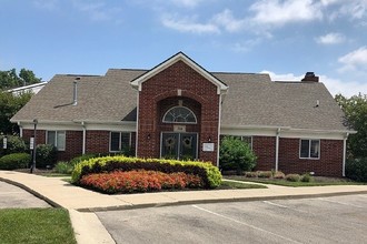 Lakeview Court Apartments in Noblesville, IN - Foto de edificio - Building Photo