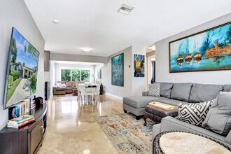 1041 SW 32nd St in Fort Lauderdale, FL - Building Photo - Building Photo