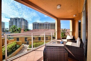 501 Mandalay Ave in Clearwater, FL - Building Photo