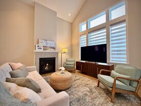 2430 Henry Av in Sidney, BC - Building Photo