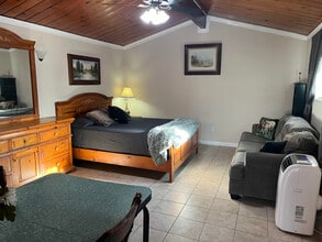 1032 Greta St, Unit El Cajon Studio in El Cajon, CA - Building Photo - Building Photo