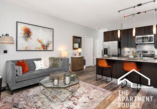 469 W Huron St in Chicago, IL - Building Photo - Building Photo