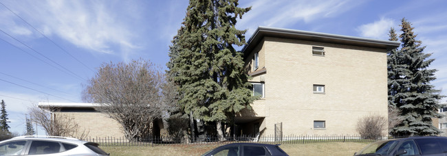 903 49th Ave SW in Calgary, AB - Building Photo - Building Photo