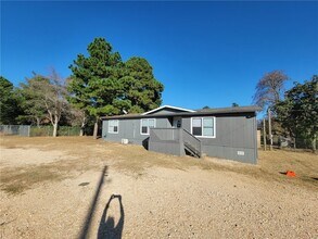 804 Yaupon Dr in Caldwell, TX - Building Photo - Building Photo