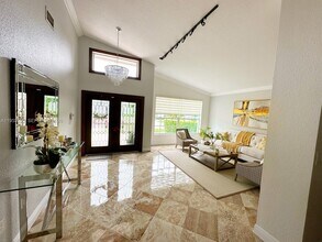 9143 NW 146th Terrace in Miami Lakes, FL - Building Photo - Building Photo