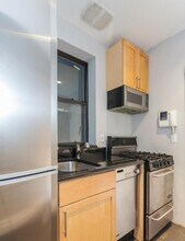 40 Avenue B, Unit 3W in New York, NY - Foto de edificio - Building Photo